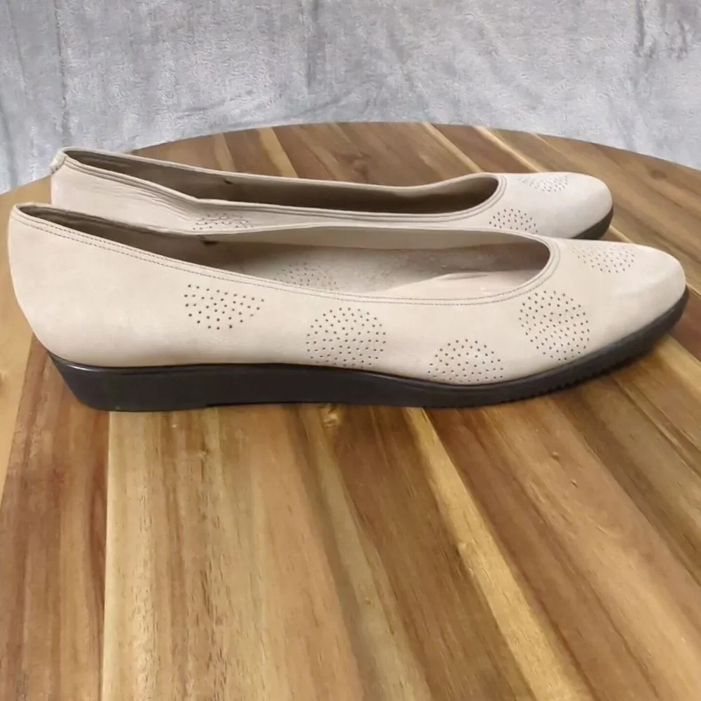 RANGONI Isela Handcrafted in Italy Women`s Taupe Soft‎ Suede Leather Flats 9 AA